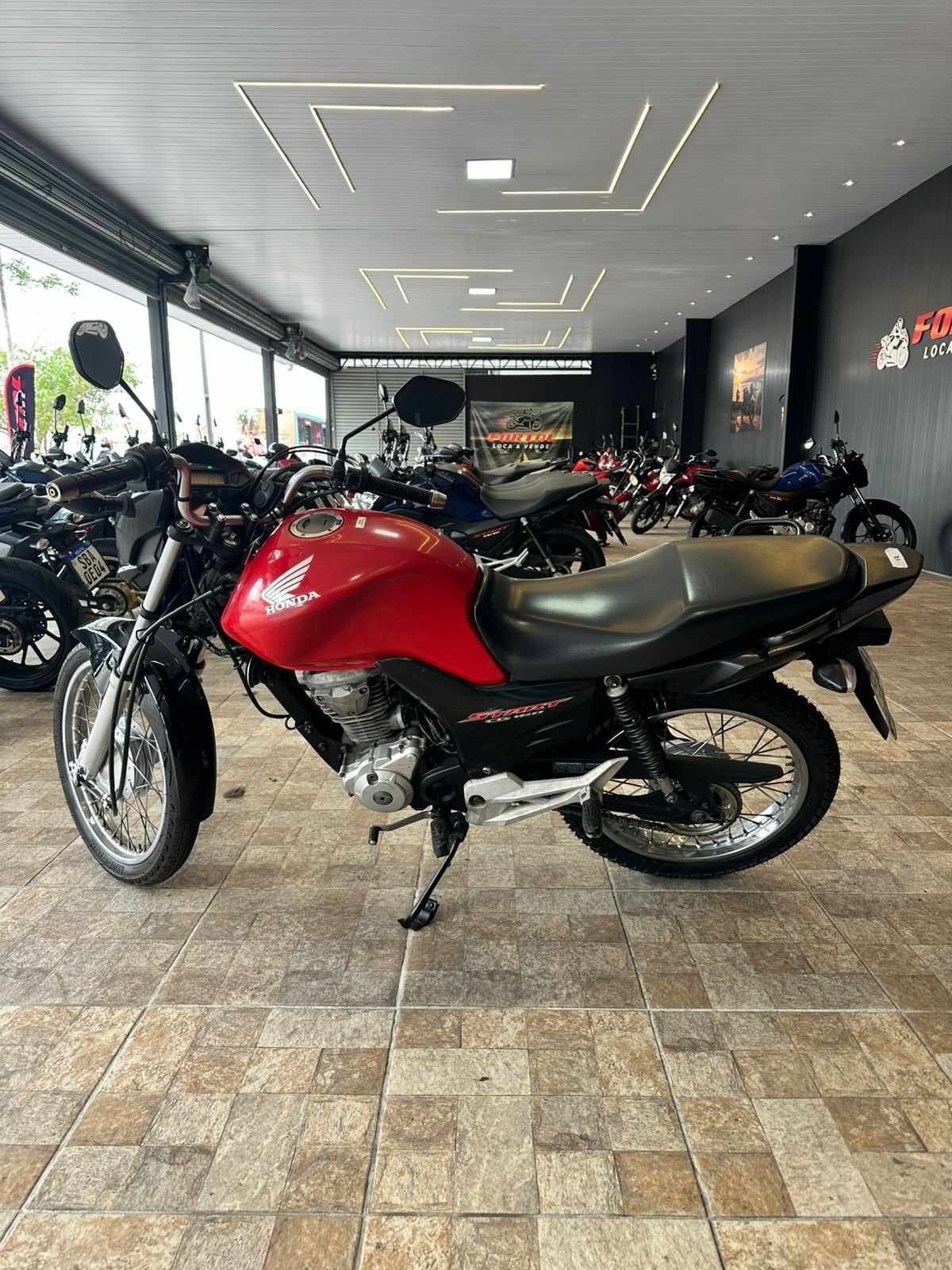 Honda Start 2023, cor vermelha, disponível na Fortal Loca & Vende